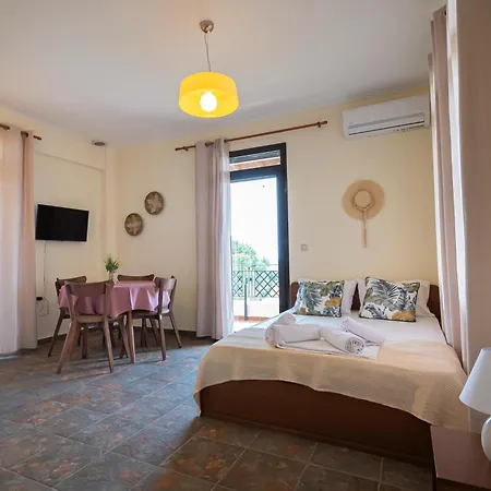 Tres Flores By Rentalspro - Halkidiki Apartment